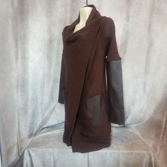 Blank NYC Burgundy Knit Faux Leather Trim High Low Cardigan Size XS - Picture 4 of 5